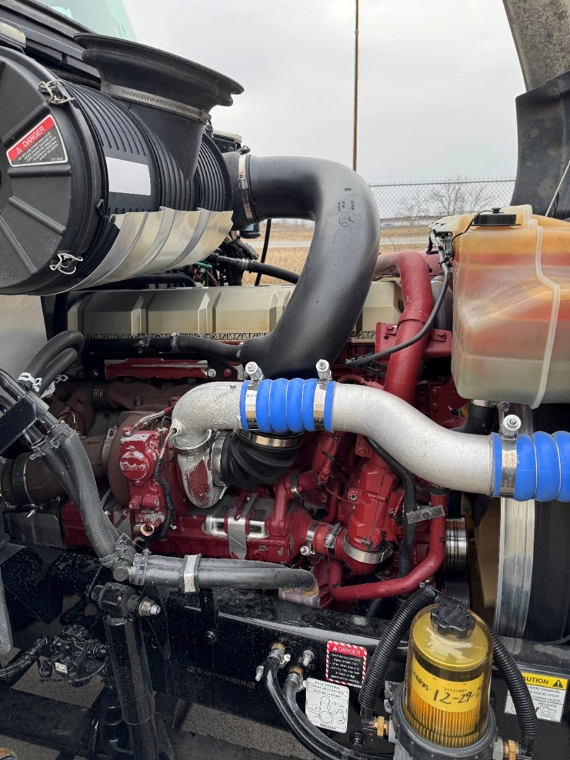 2017 MACK CXU613 - USED TRUCKS SLEEPER - image 10